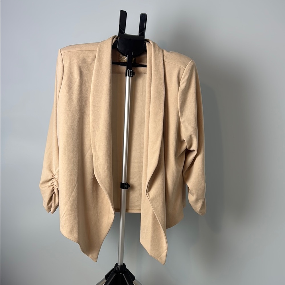 Hybrid & Company Light Tan Blazer